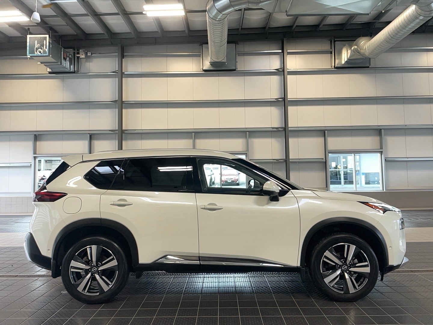 Used 2023 Nissan Rogue Platinum w/ Platinum Premium Package AWD/4WD image 4