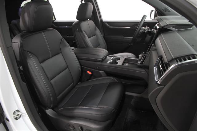 Used 2026 GMC Acadia Elevation w/ Elevation Premium Package AWD/4WD image 15