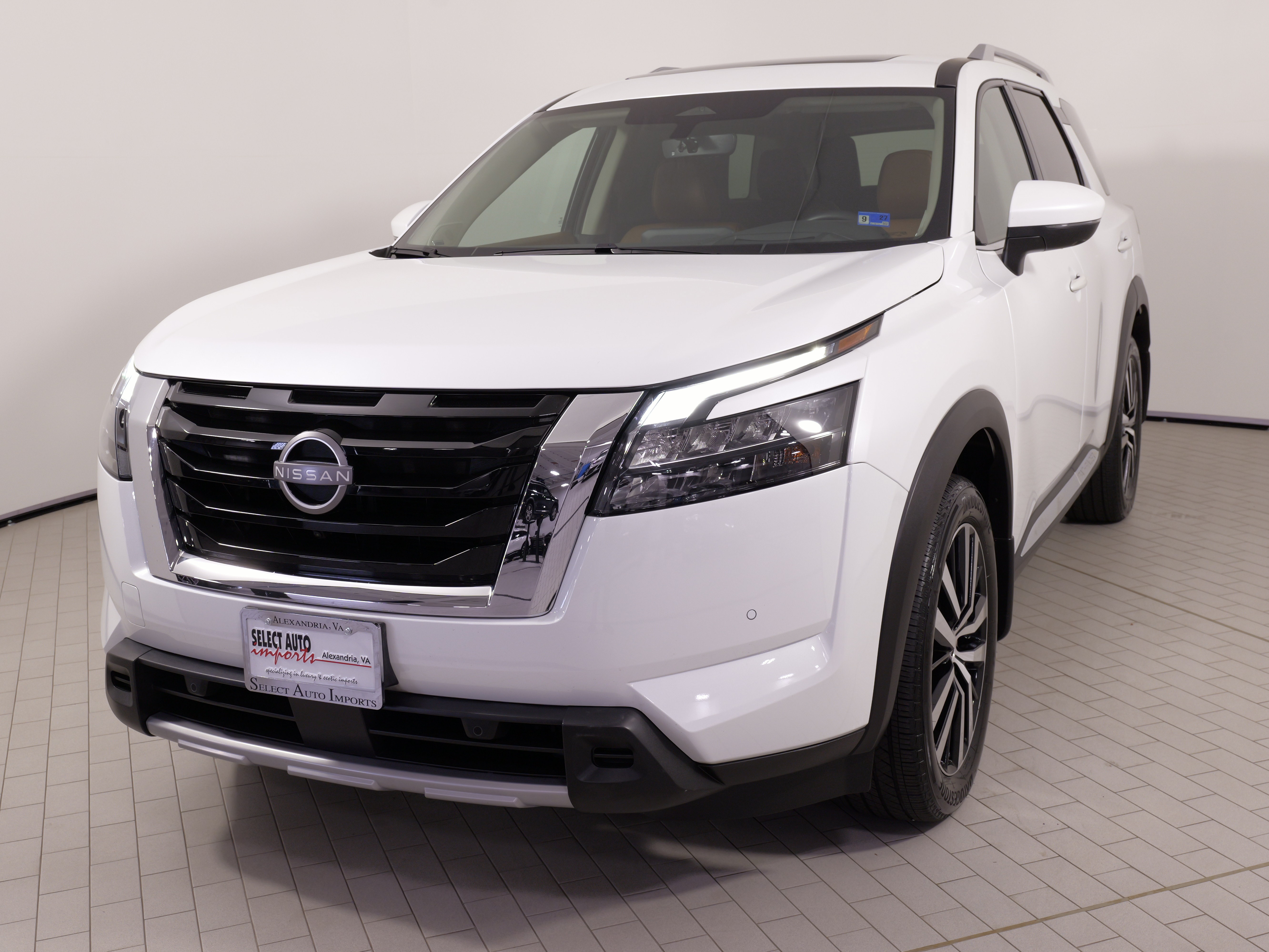 Used 2025 Nissan Pathfinder Platinum AWD/4WD image 5