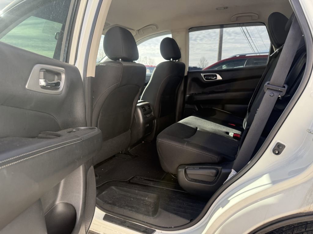 Used 2019 Nissan Pathfinder SV image 13