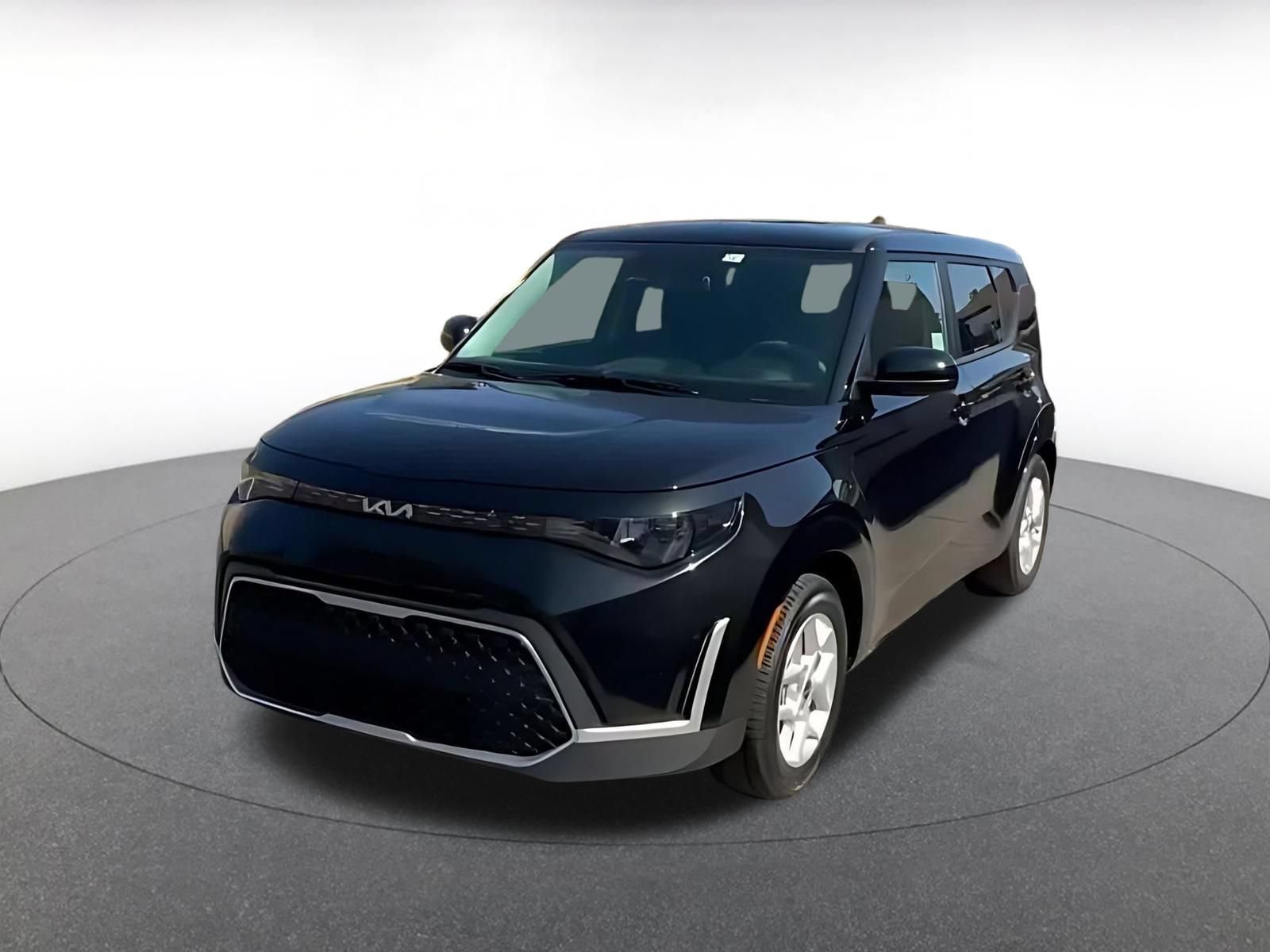 Used 2025 Kia Soul LX w/ LX Technology Package FWD image 6