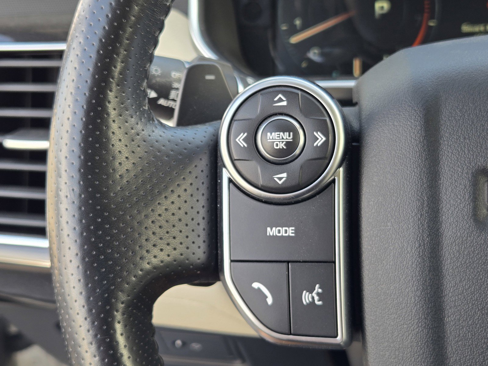 Used 2016 Land Rover Range Rover Sport Supercharged AWD/4WD image 24
