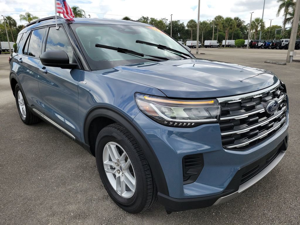 Certified 2025 Ford Explorer Active RWD image 7