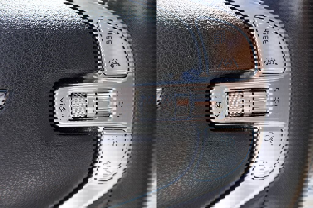 Used 2023 Genesis GV70 2.5T w/ Advanced Package image 14