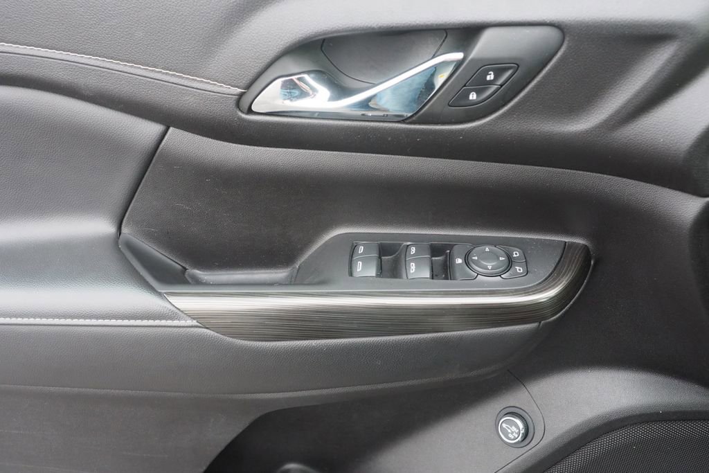 Used 2023 GMC Acadia SLT image 19