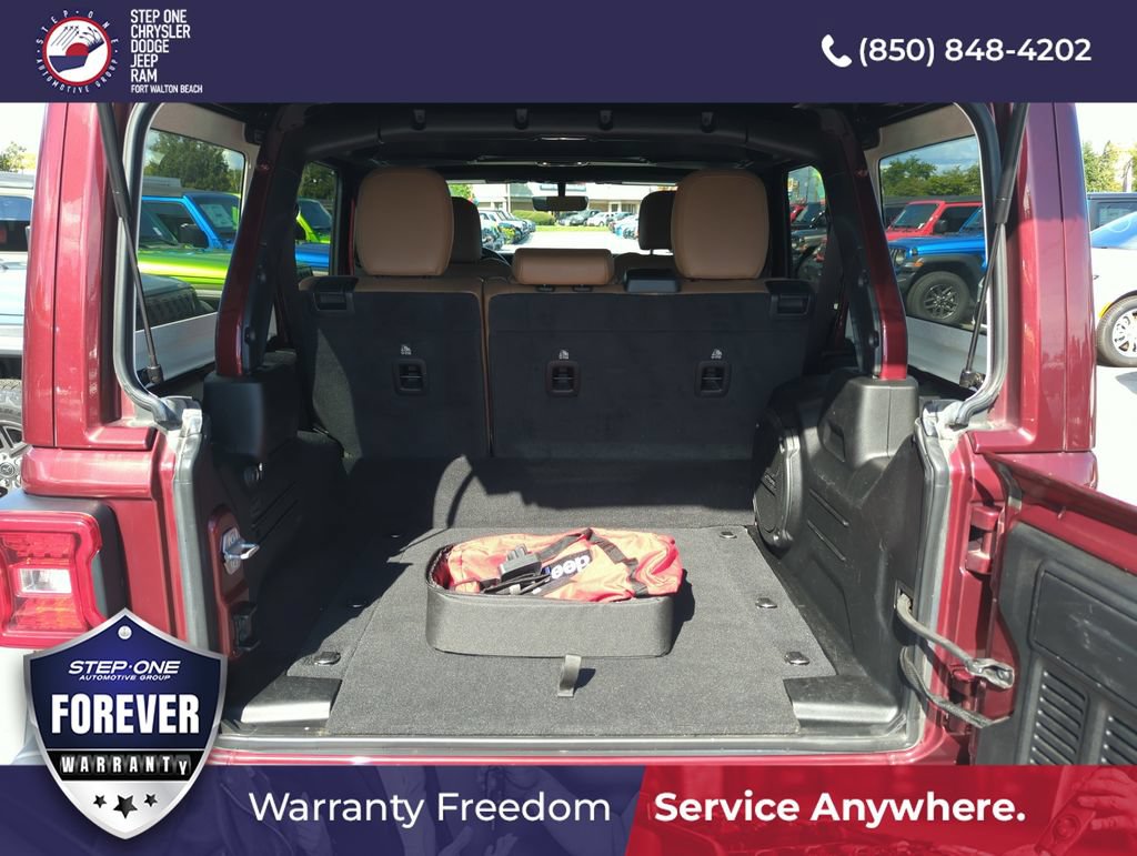 Used 2021 Jeep Wrangler Unlimited Sahara w/ Cold Weather Group AWD/4WD image 28
