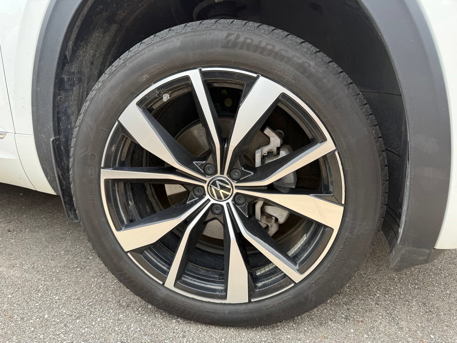 Used 2024 Volkswagen Atlas SEL Premium R-Line AWD/4WD image 10