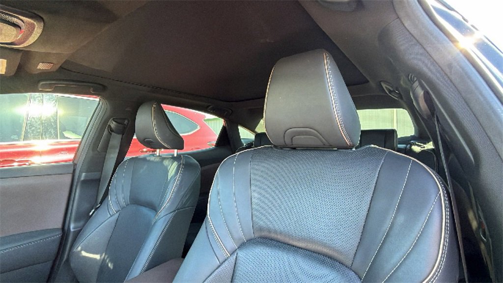 Used 2024 Toyota Crown Limited image 12