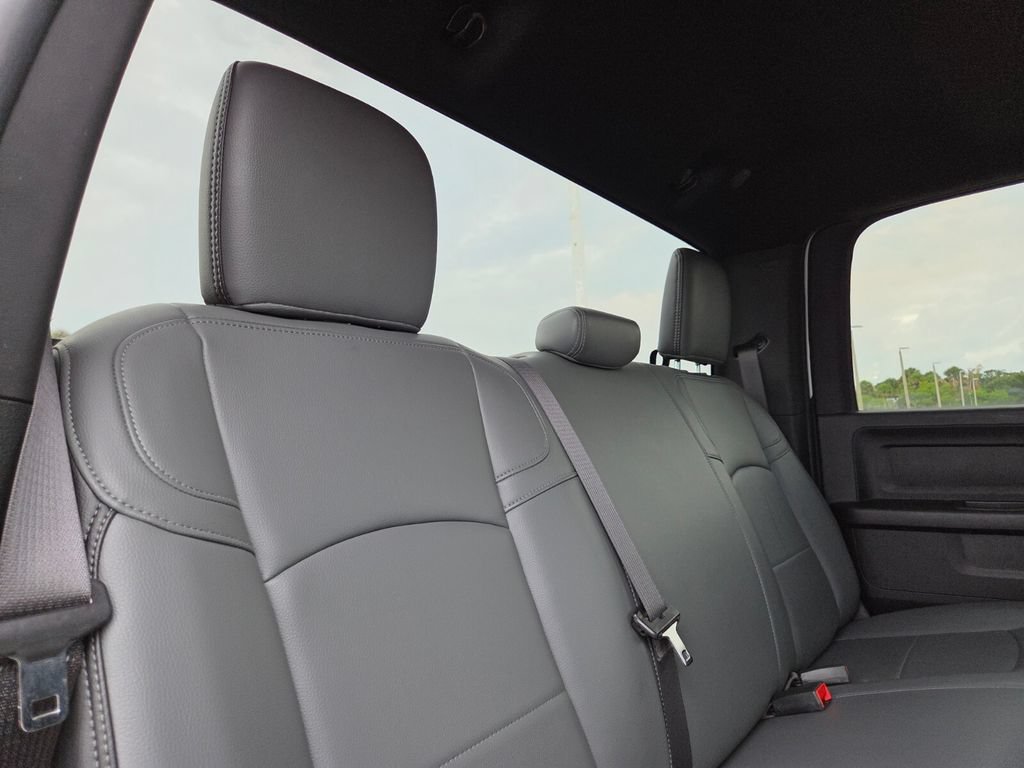 Used 2022 RAM 2500 Tradesman w/ Chrome Appearance Group AWD/4WD image 18