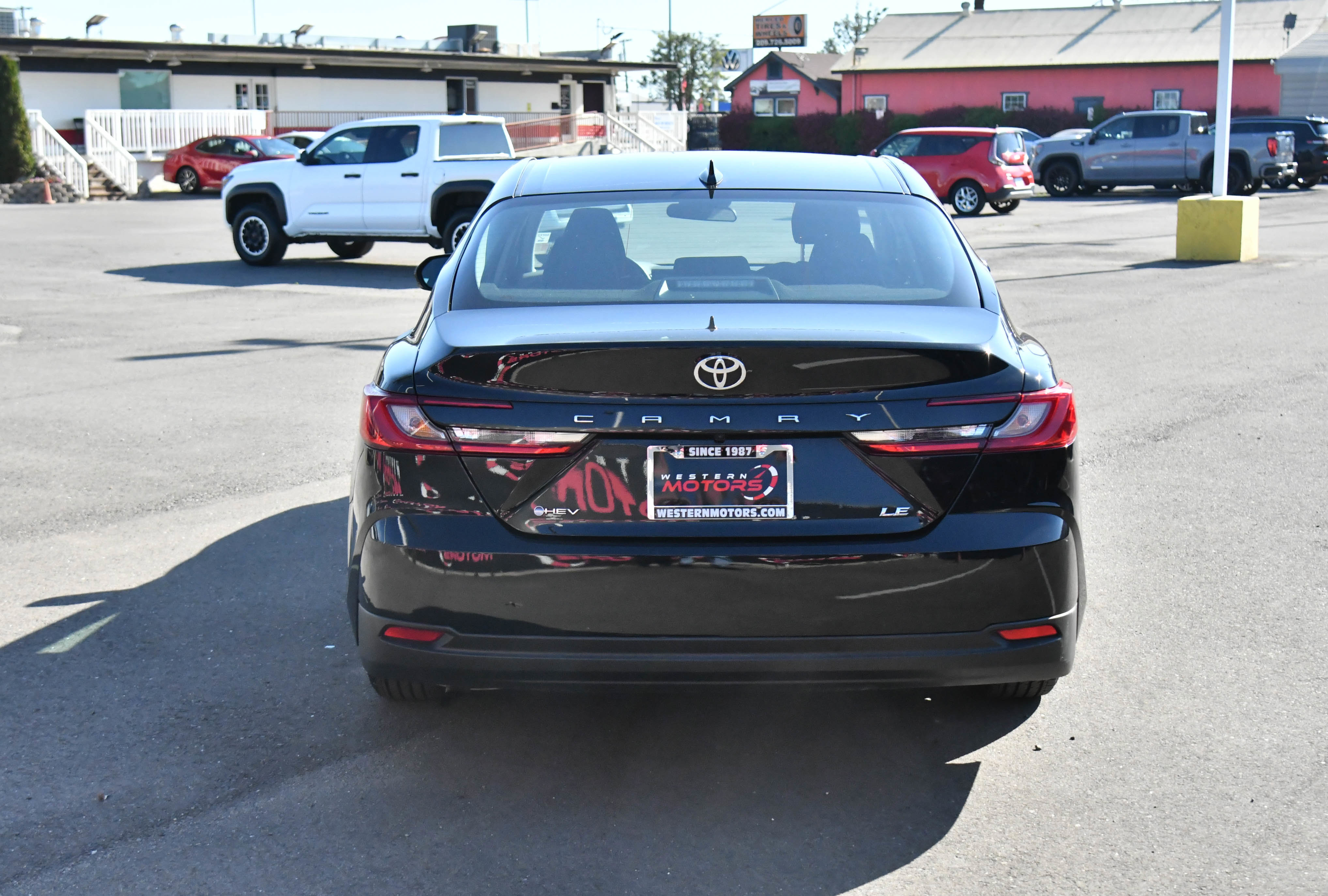 Used 2025 Toyota Camry LE image 7
