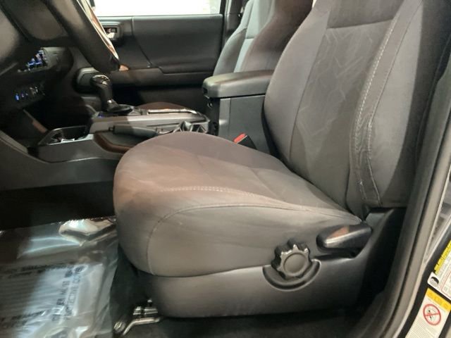 Used 2019 Toyota Tacoma TRD Off-Road w/ Technology Package image 10