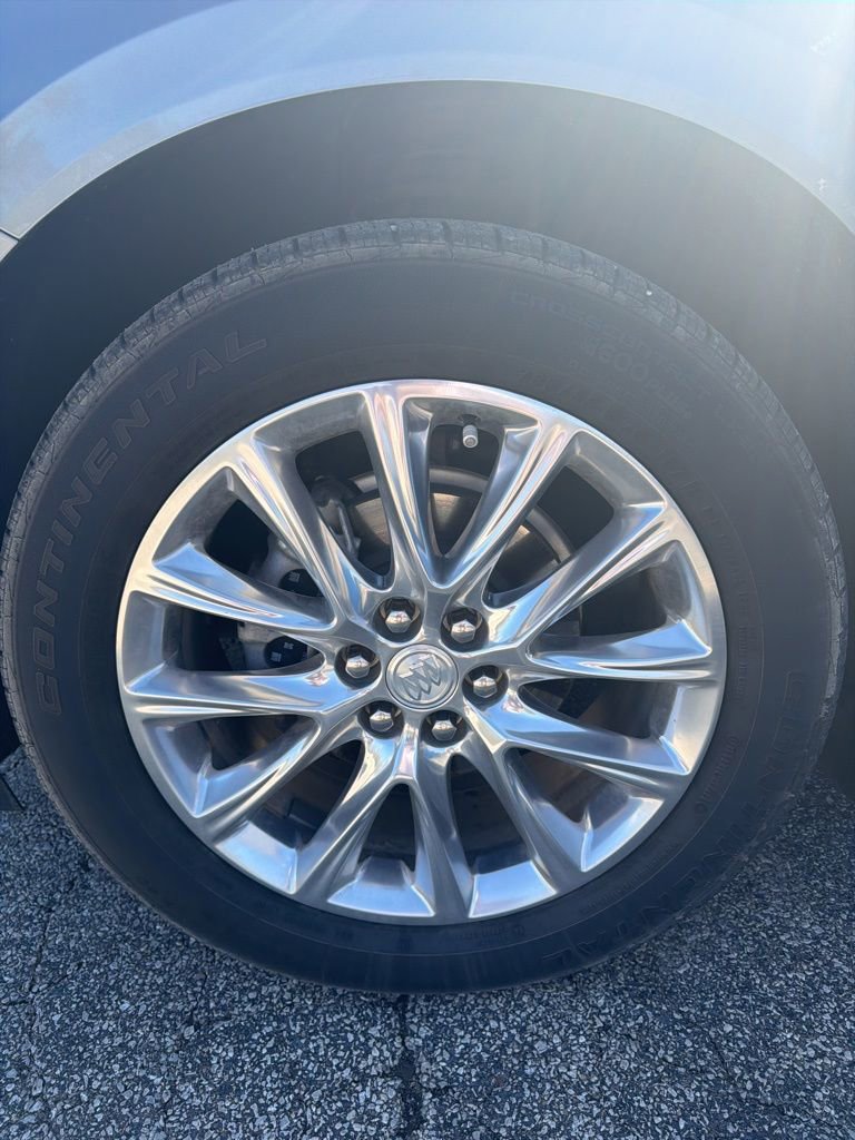 Used 2021 Buick Enclave Premium w/ Sun and Sites Package image 8