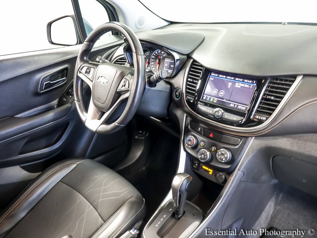 Used 2020 Chevrolet Trax LT w/ Driver Confidence Package FWD image 23