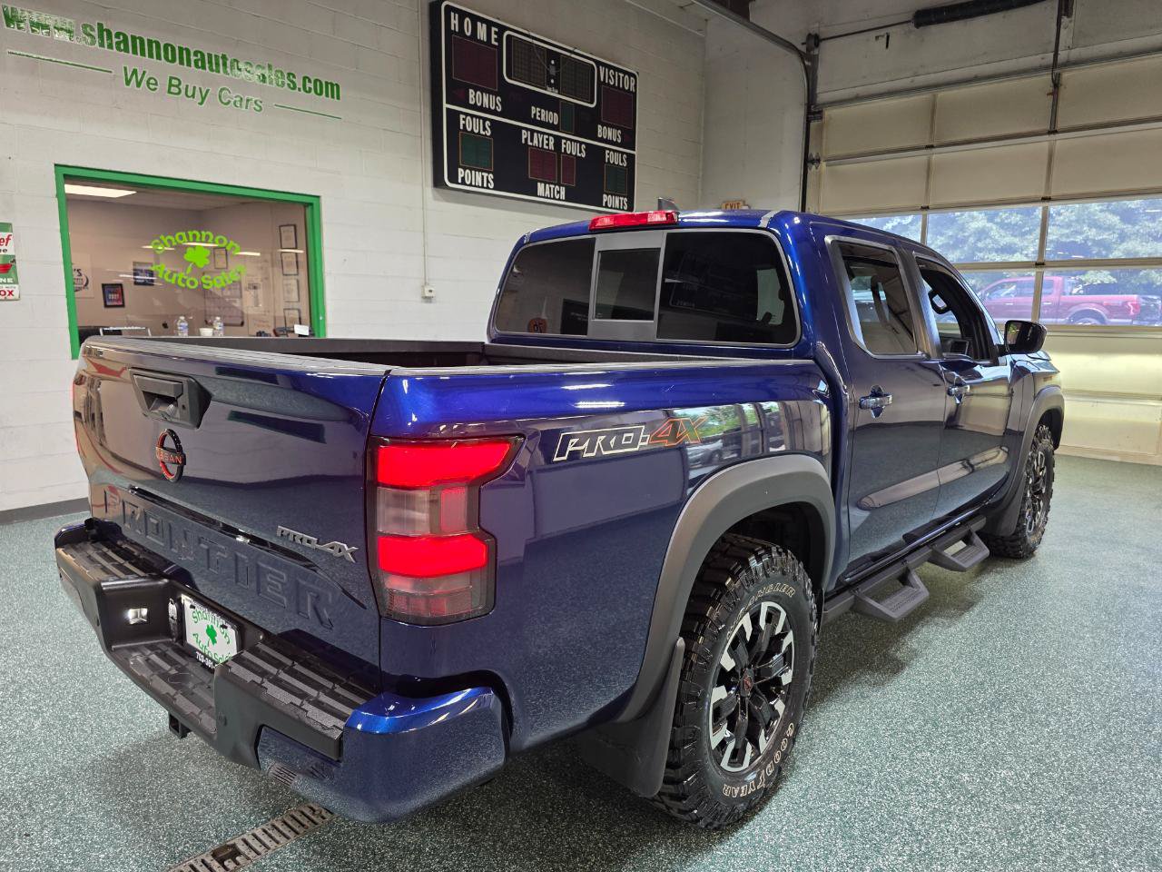 Used 2022 Nissan Frontier PRO-4X w/ Technology Package AWD/4WD image 6