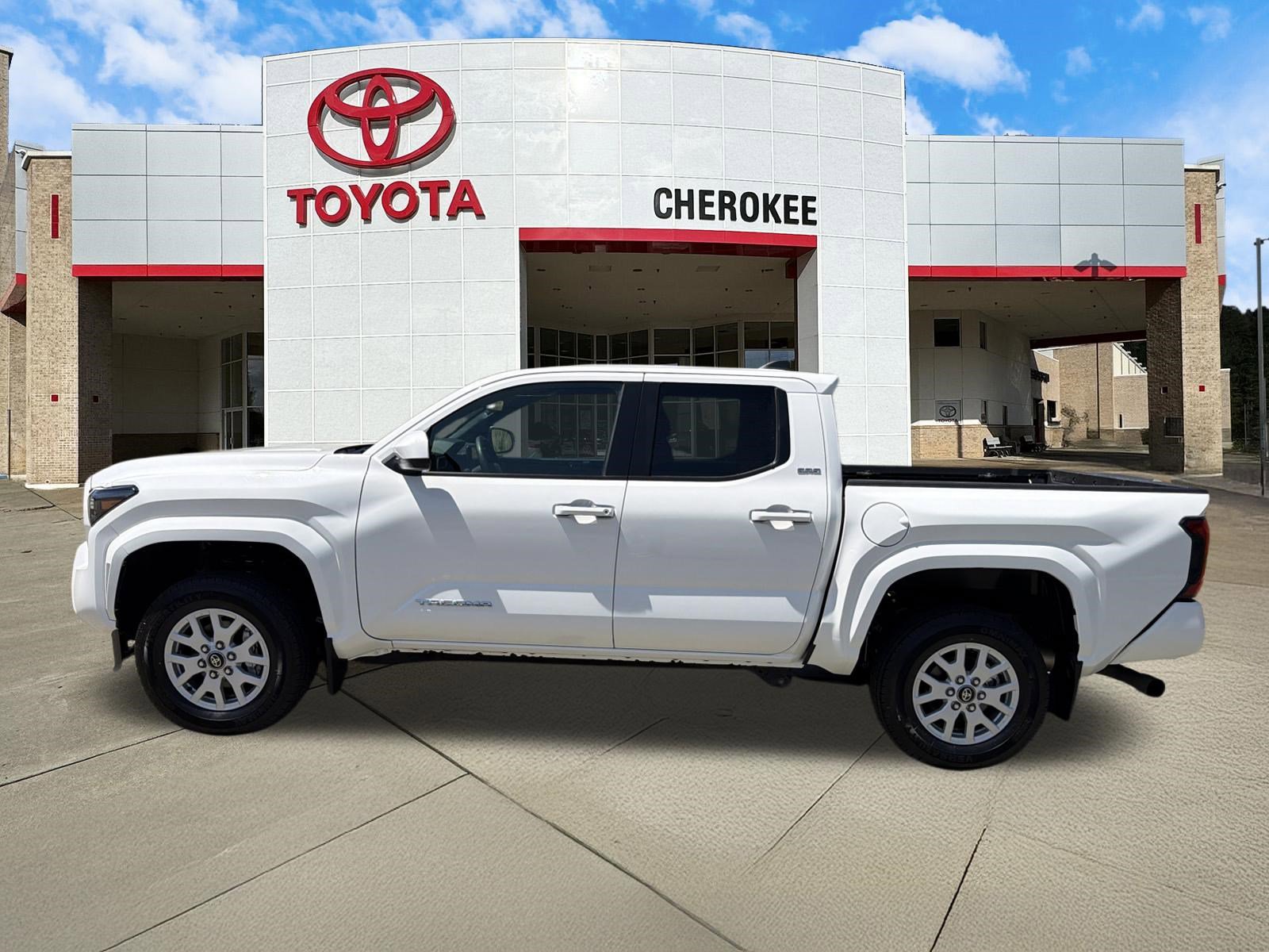Used 2025 Toyota Tacoma SR5 AWD/4WD image 8