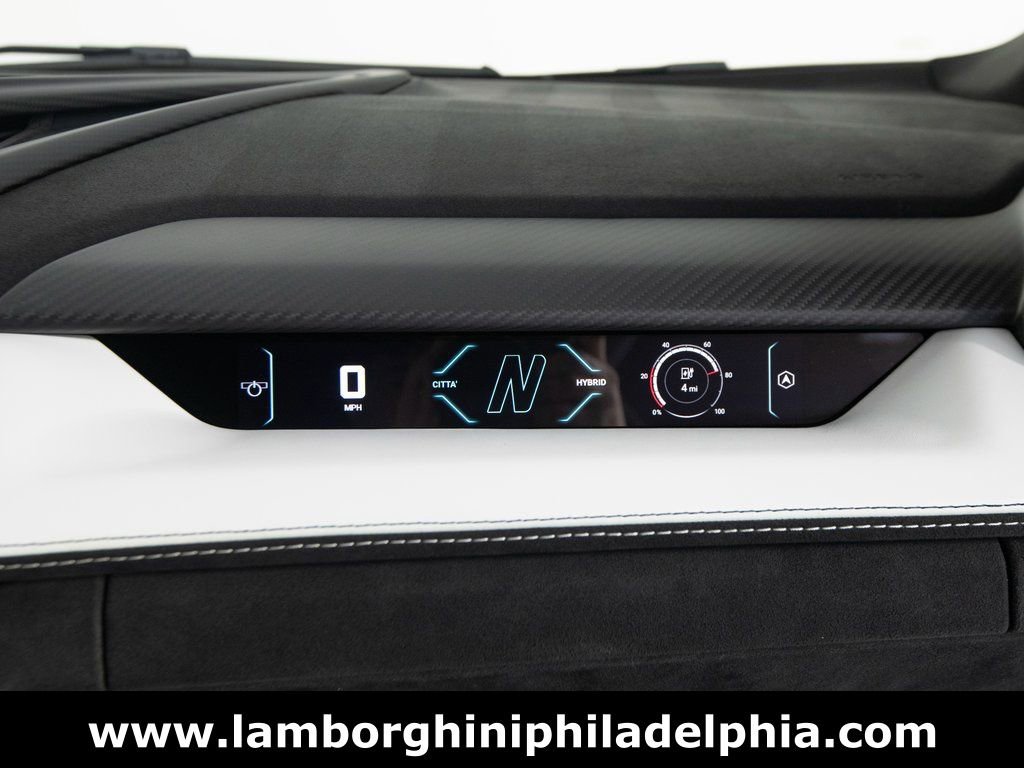 Used 2024 Lamborghini Revuelto image 32