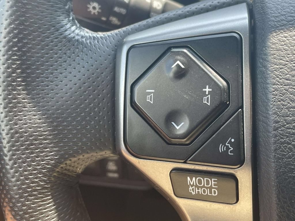 Used 2020 Toyota Tacoma Limited AWD/4WD image 25