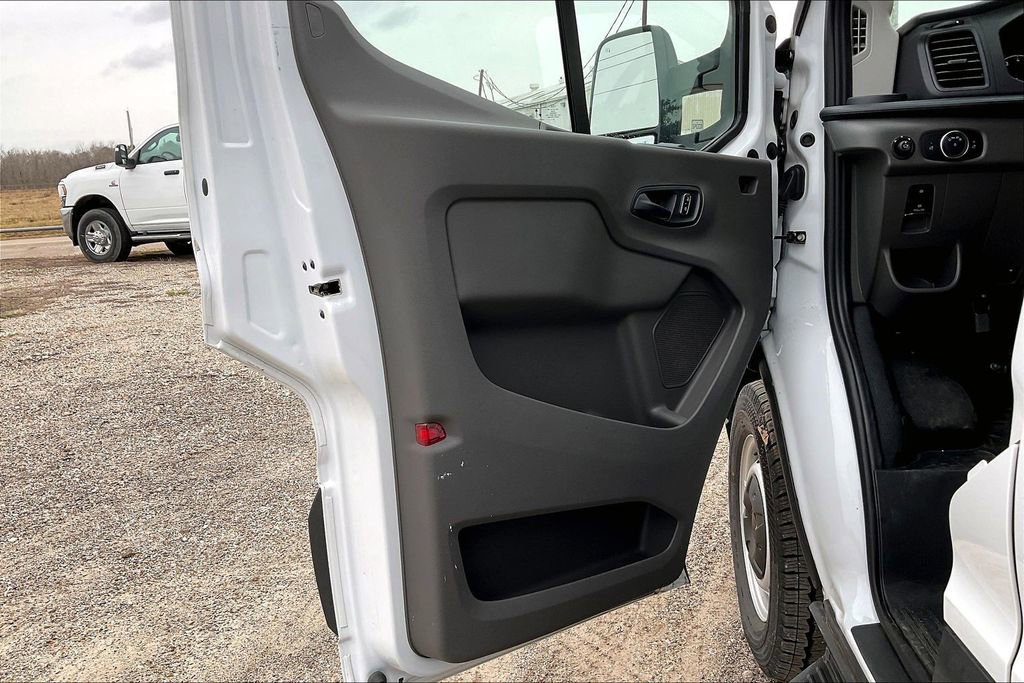 Used 2024 Ford Transit 250 148 Medium Roof w/ Upfitter Package RWD image 17
