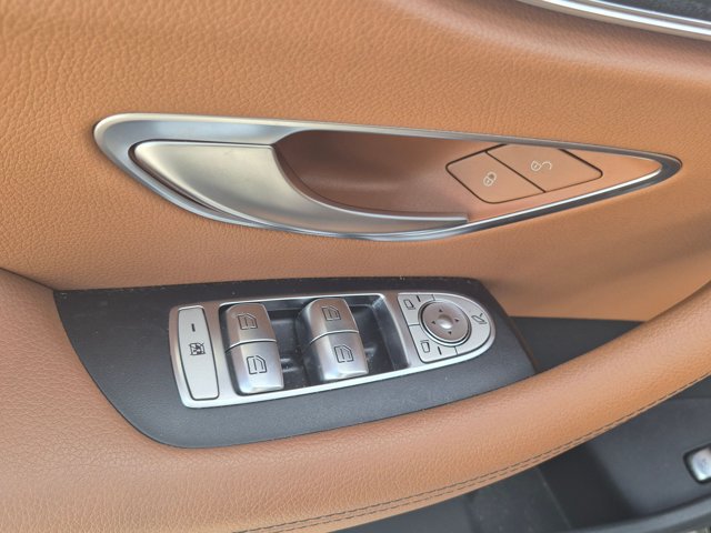 Used 2023 Mercedes-Benz E 450 Cabriolet image 12