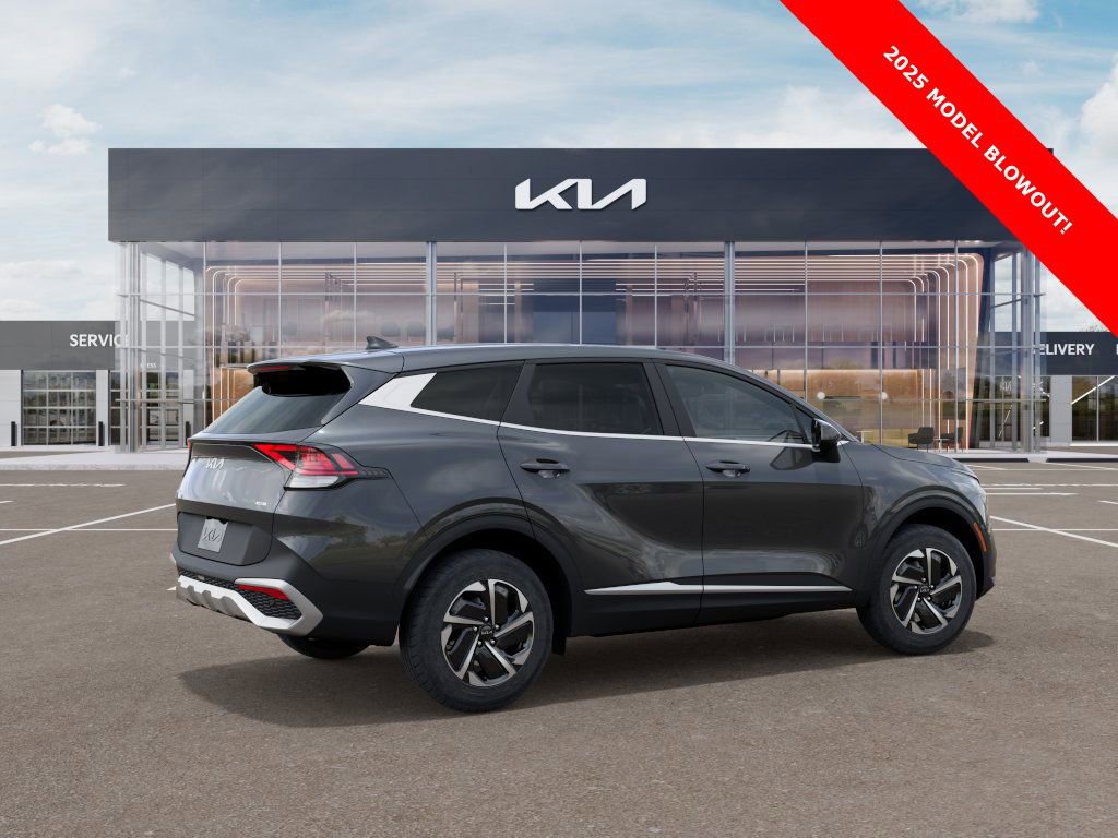 Used 2025 Kia Sportage LX AWD/4WD image 6