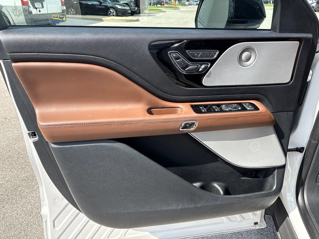 Used 2021 Lincoln Aviator Reserve w/ Equipment Group 202A AWD/4WD image 10