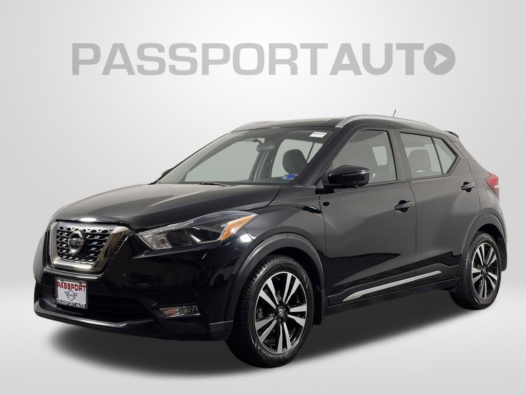 Used 2018 Nissan Kicks SR FWD image 1