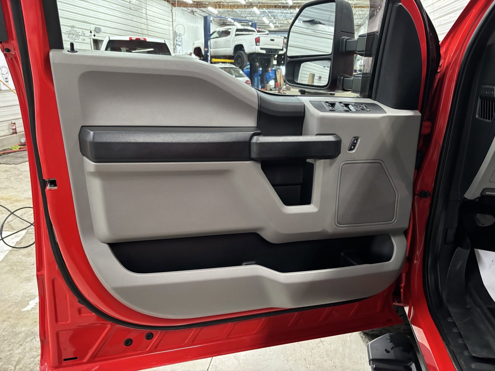 Used 2020 Ford F250 XL w/ STX Appearance Package image 7