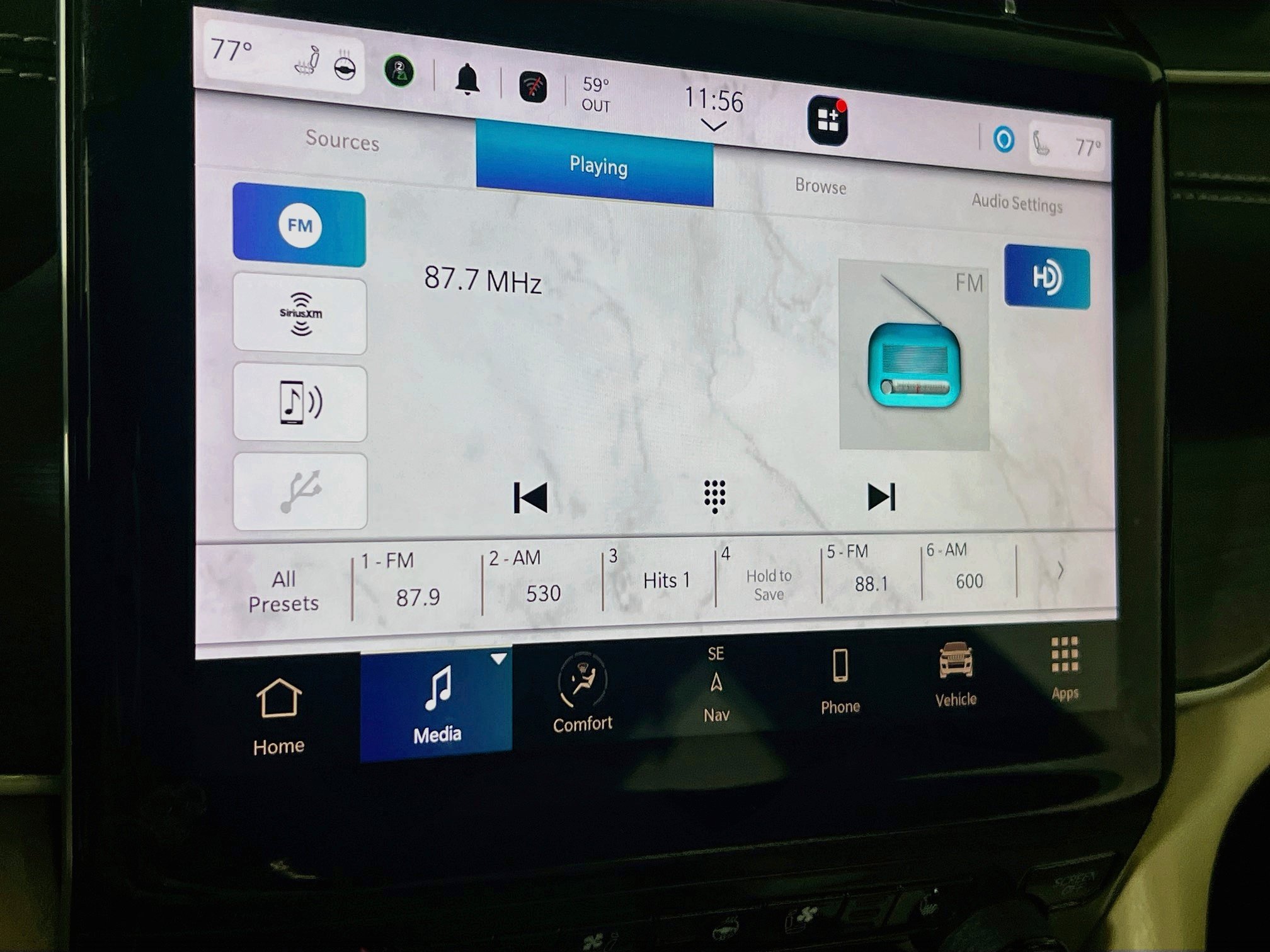 Used 2023 Jeep Grand Cherokee Limited w/ Luxury Tech Group II AWD/4WD image 15