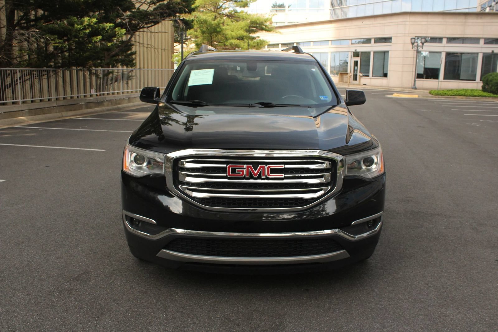 Used 2019 GMC Acadia SLE w/ LPO, Floor Liner Package FWD image 3