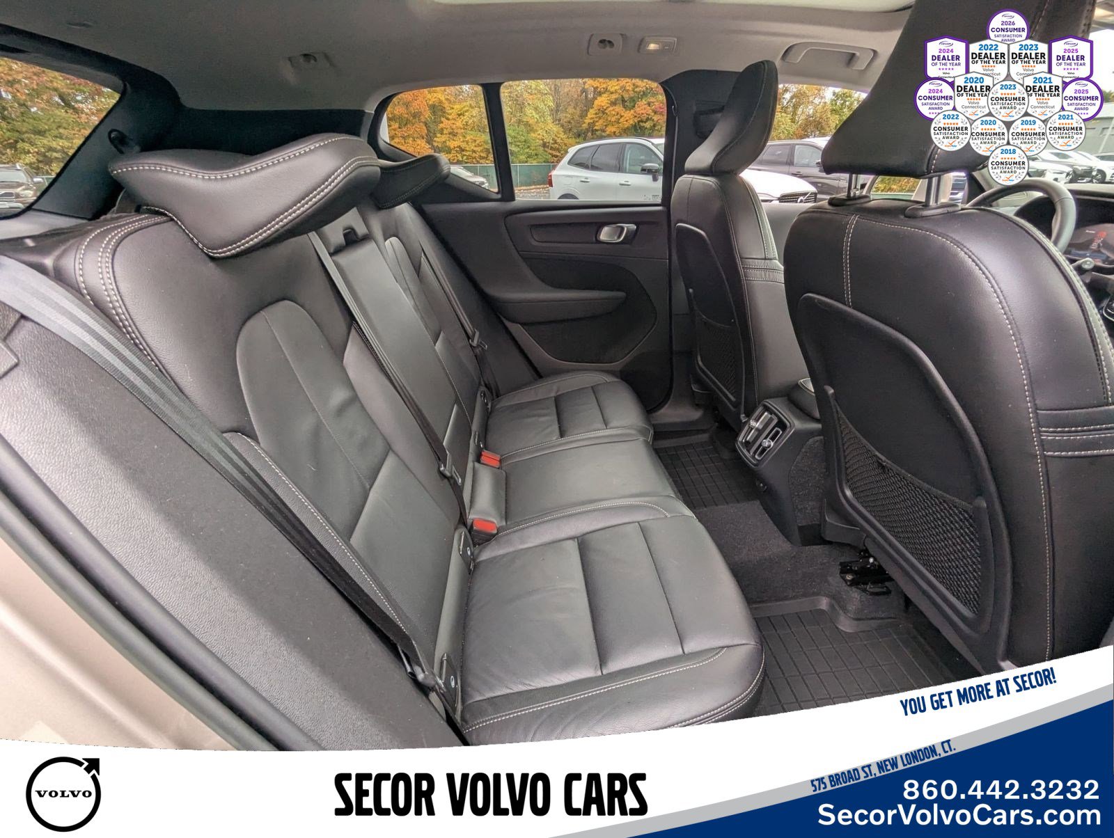 Certified 2023 Volvo XC40 B5 Plus image 22