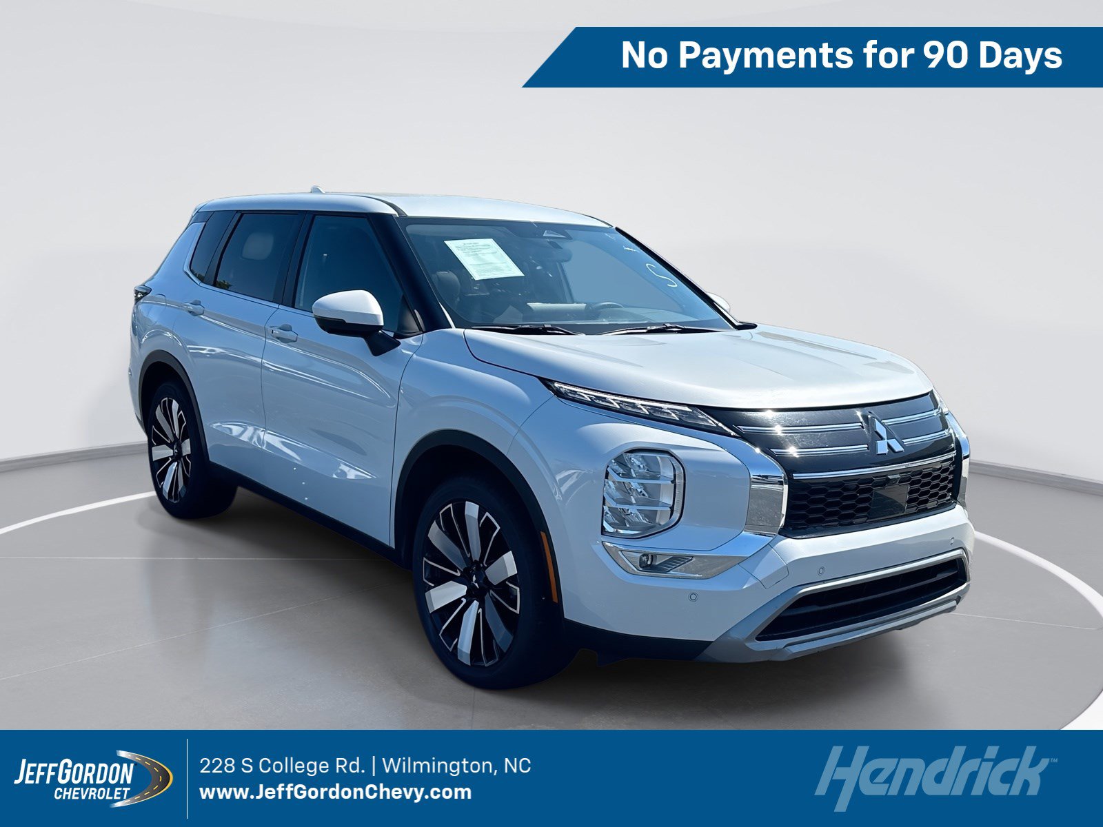 Used 2025 Mitsubishi Outlander SE FWD video 1