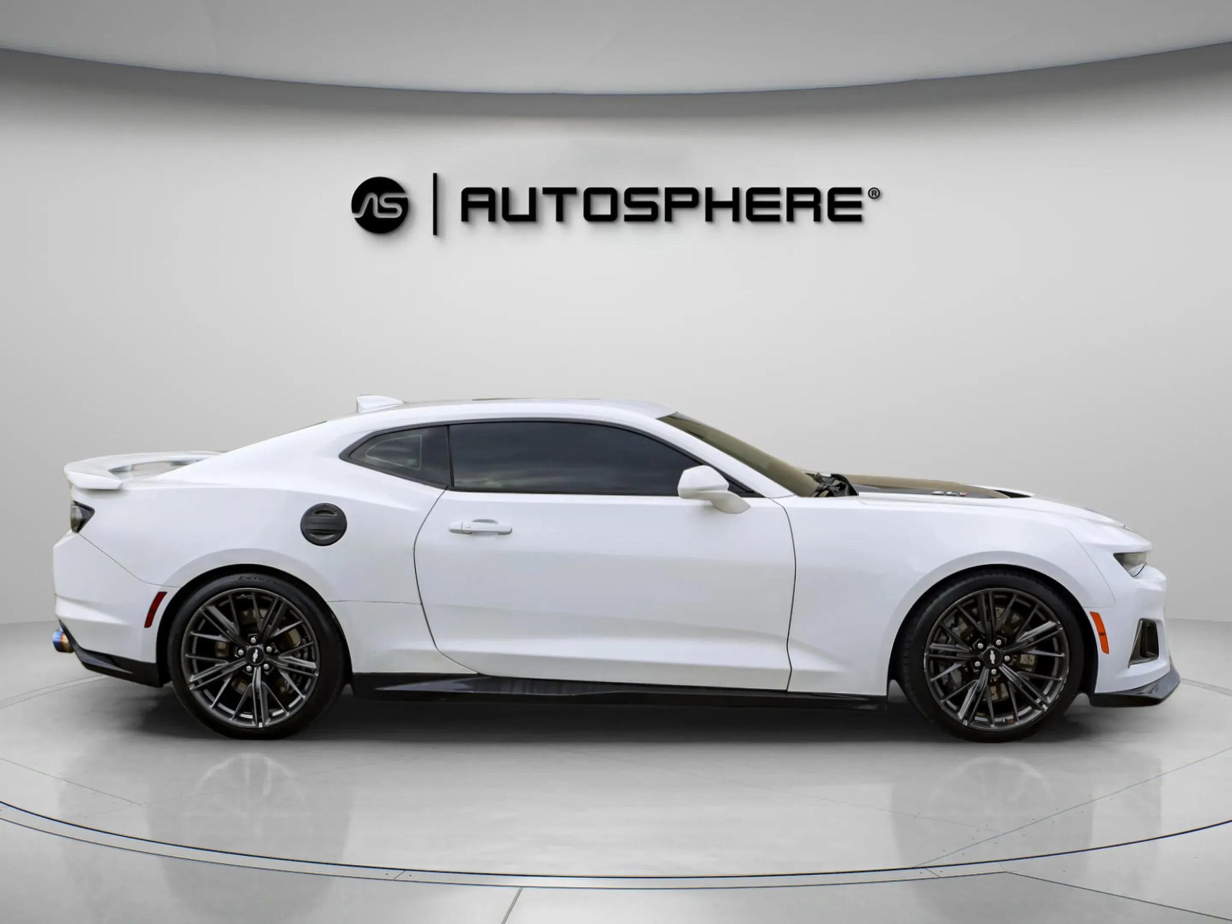 Used 2019 Chevrolet Camaro ZL1 image 11