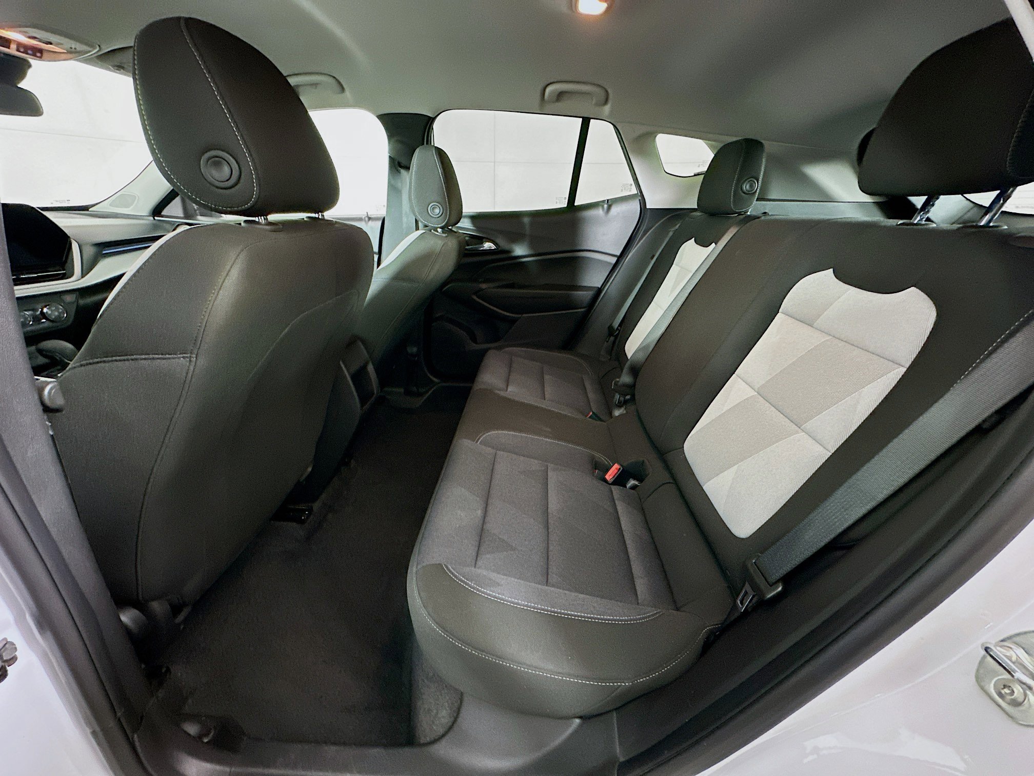 Used 2025 Chevrolet Trax LS image 25