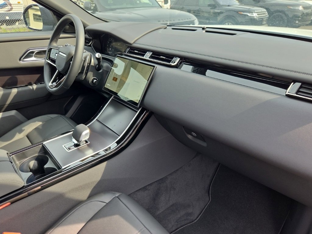 New 2026 Land Rover Range Rover Velar Dynamic SE image 20
