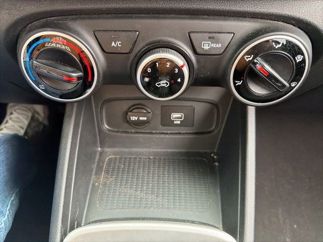 Used 2020 Hyundai Venue SE image 21