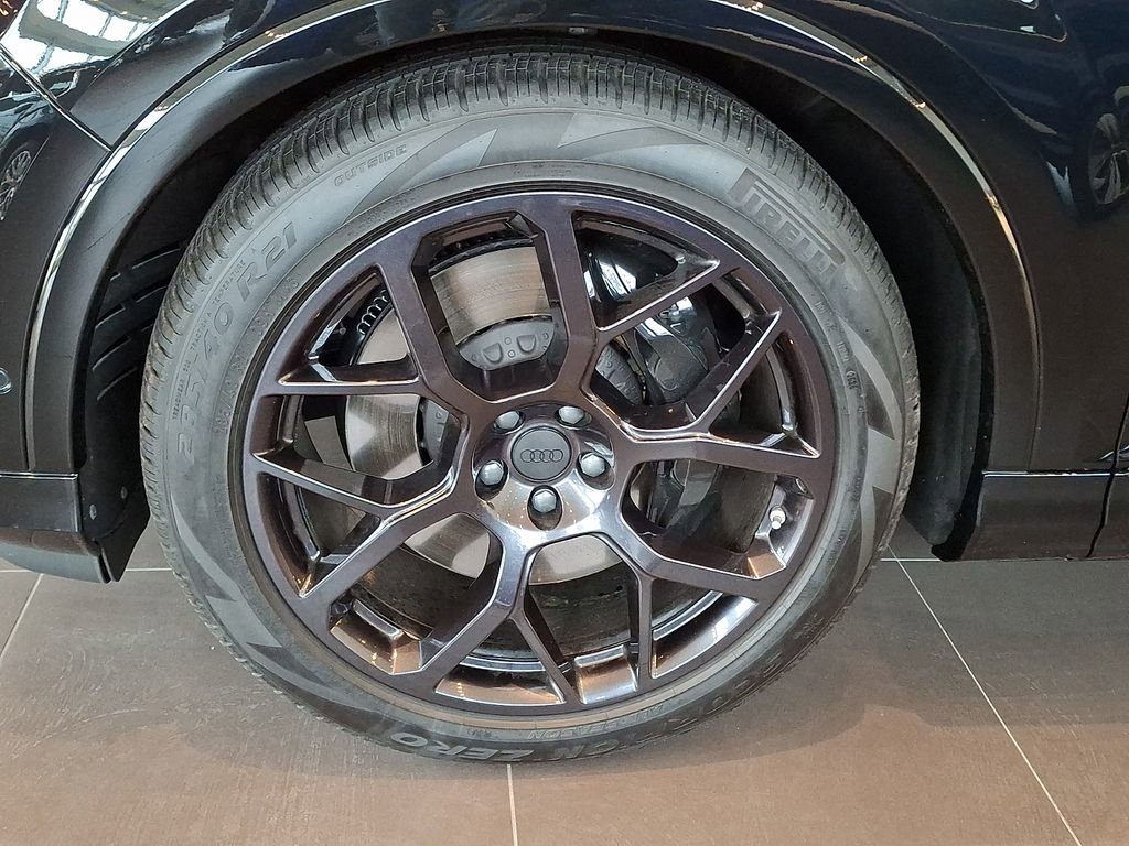 New 2026 Audi SQ7 Premium Plus AWD/4WD image 9