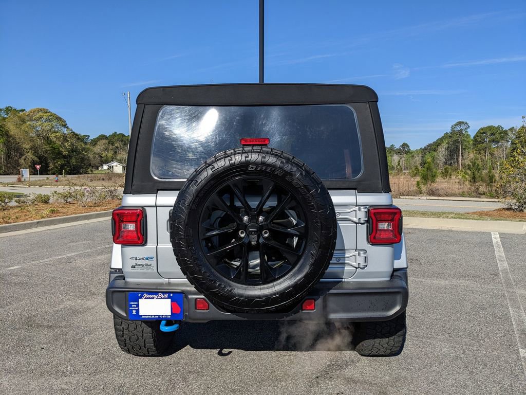 Used 2024 Jeep Wrangler Unlimited Sahara w/ Technology Group image 21