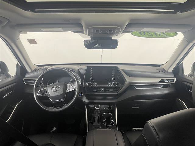 Certified 2020 Toyota Highlander XLE AWD/4WD image 13