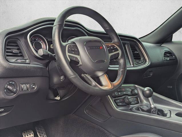 Used 2016 Dodge Challenger R/T Scat Pack w/ Leather Interior Group RWD image 9