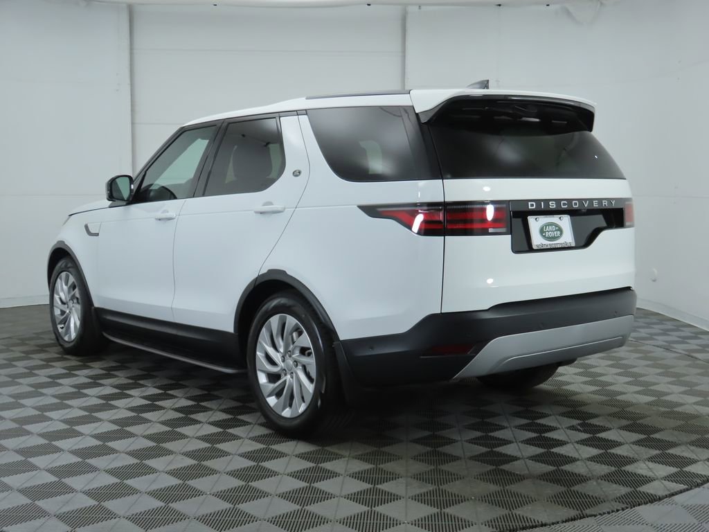 Used 2025 Land Rover Discovery S image 7