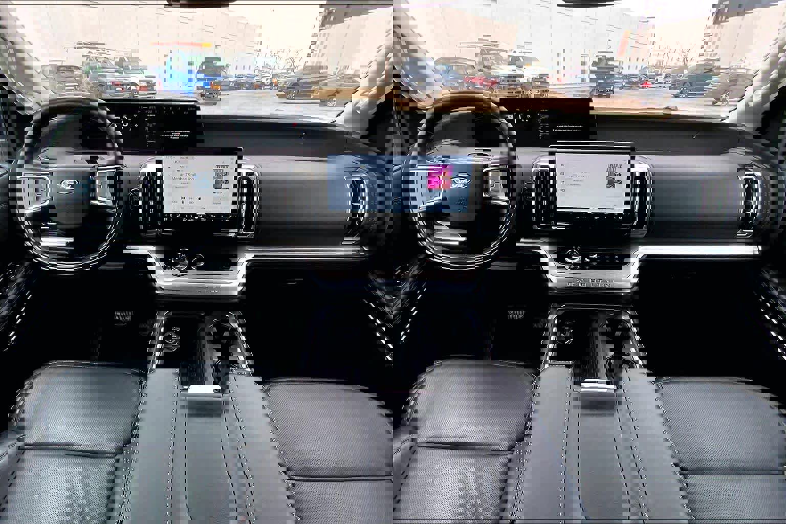 Used 2025 Ford Expedition Platinum image 16