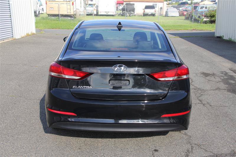Used 2018 Hyundai Elantra SEL FWD image 6