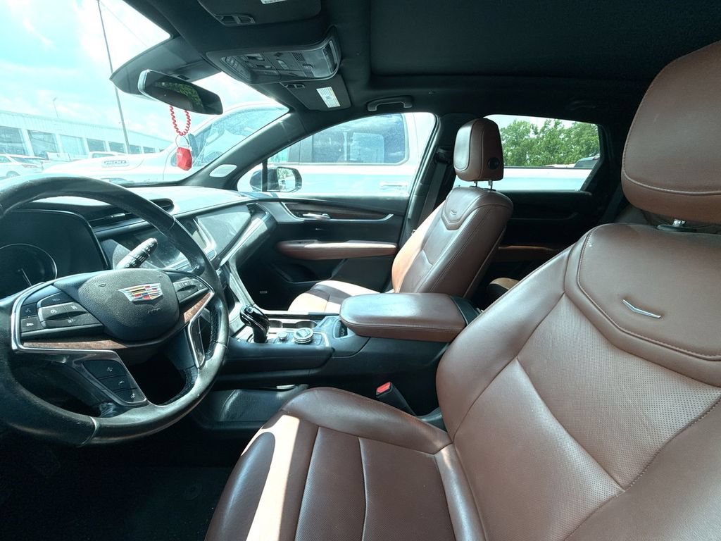 Used 2021 Cadillac XT5 Premium Luxury w/ LPO, Premium Carpet Package AWD/4WD image 9