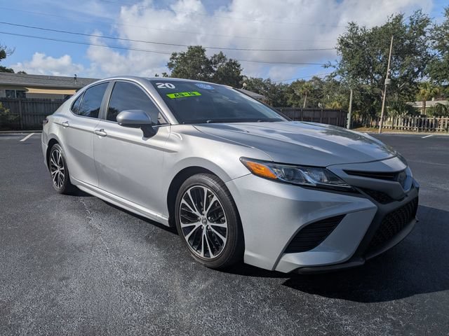 Used 2020 Toyota Camry SE FWD image 2