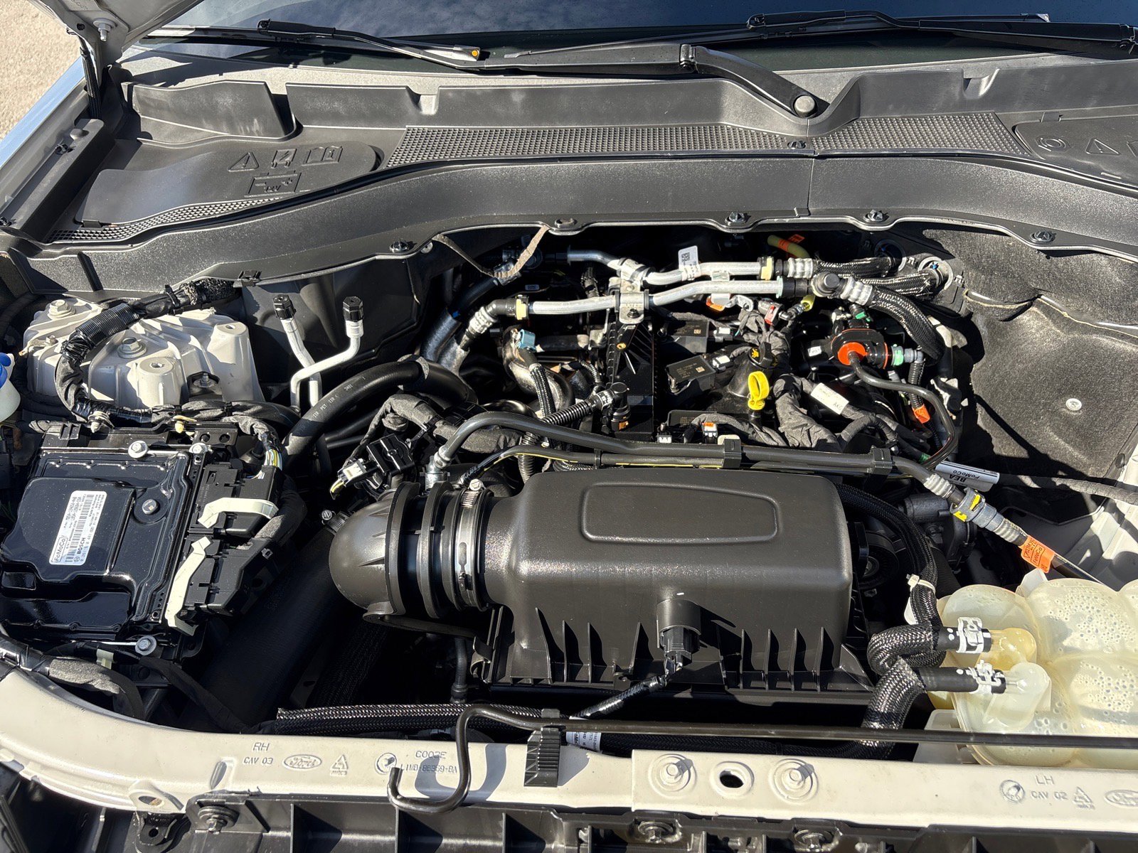 Used 2022 Ford Explorer XLT w/ Equipment Group 202A image 9