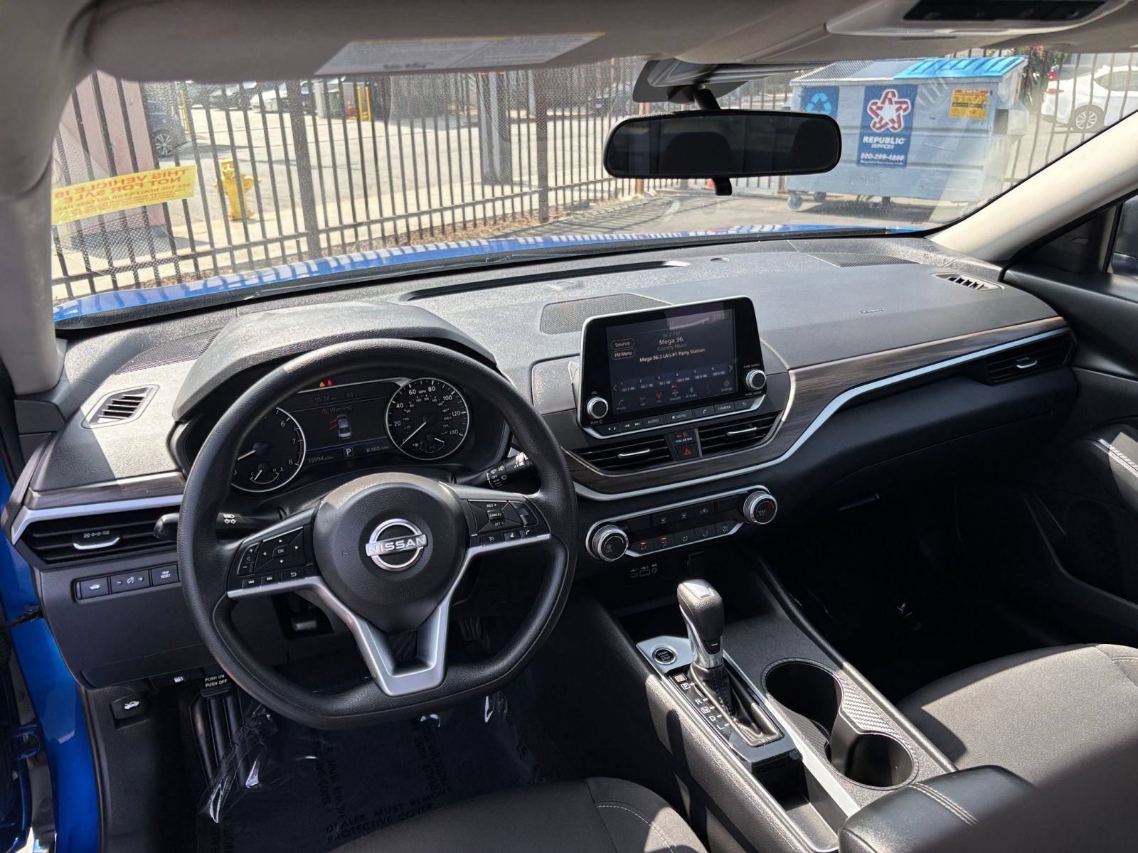 Used 2025 Nissan Altima 2.5 SV FWD image 34