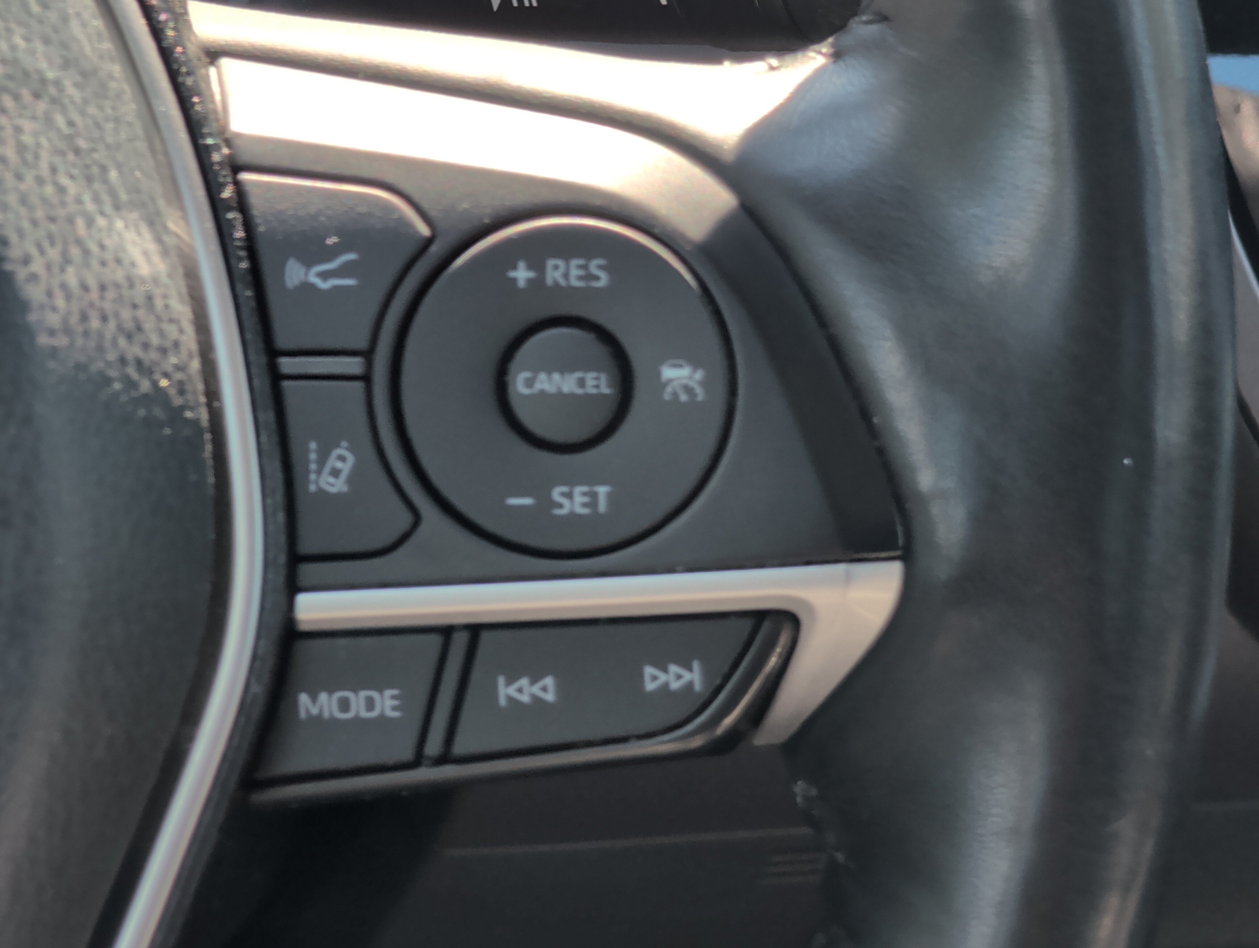 Used 2022 Toyota Camry LE w/ Cold Weather Package AWD/4WD image 28
