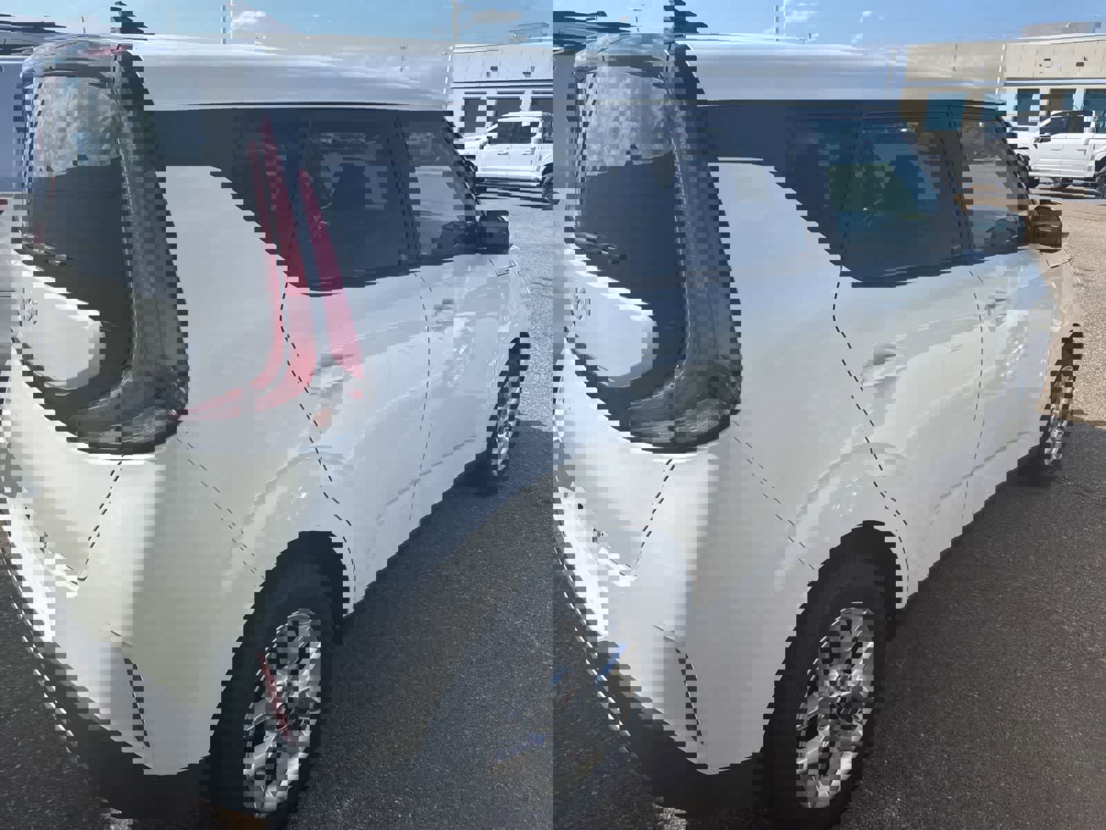 Used 2024 Kia Soul LX w/ Option Group 015 image 20