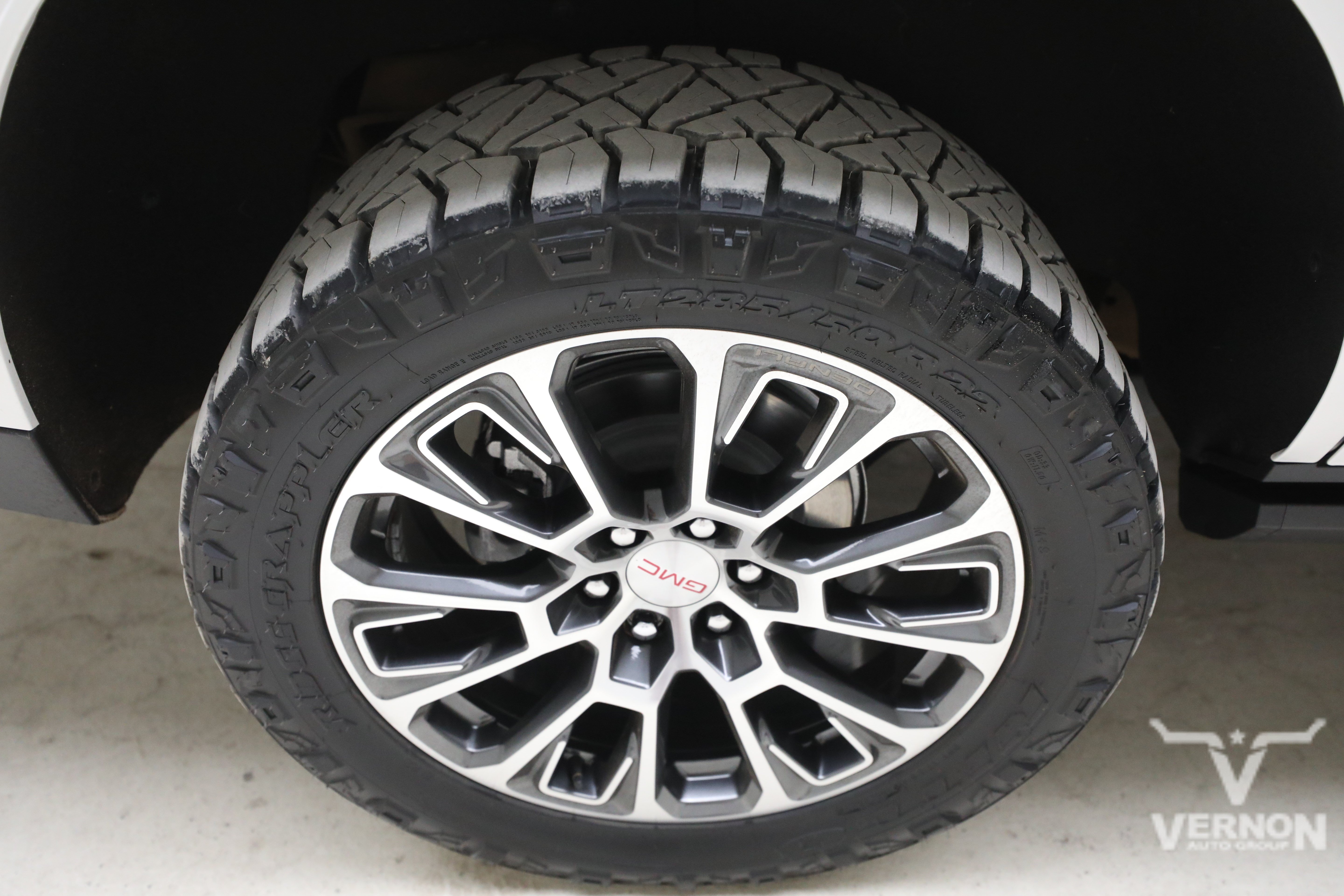 Used 2025 GMC Yukon Denali w/ Sun & Power Step Package AWD/4WD image 30
