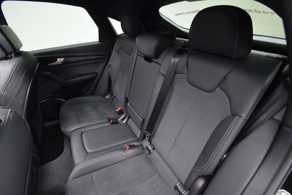 Used 2022 Audi SQ5 Premium image 25